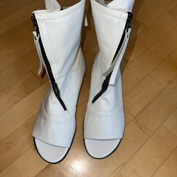 Tinstree White leather open toe ankle boot, 10, PG1465 - Picture 5 of 6